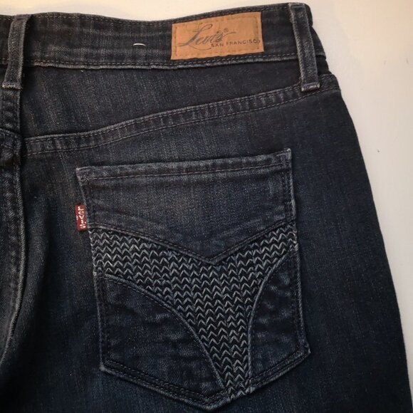 Levi's Slight Curve Classic Straight Leg Ladies Dark Wash Jeans - Picture 5 of 11